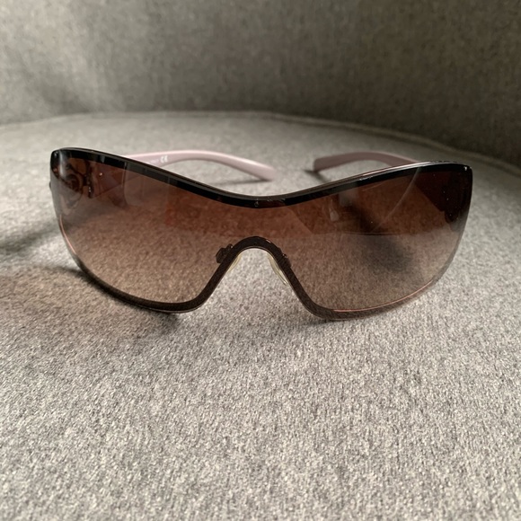 Chanel sunglasses - Picture 2 of 11